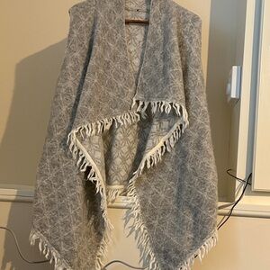 Gray and White Patterned women’s sweater vest